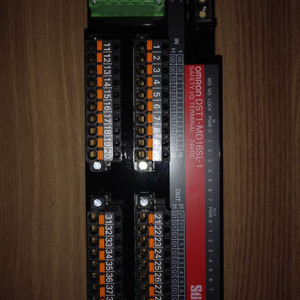 DST1-ID16SL-1 SAFETY I/O OMRON