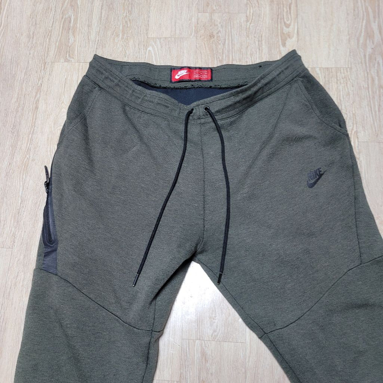 나이키 테크팩 바지 카키 이미지
