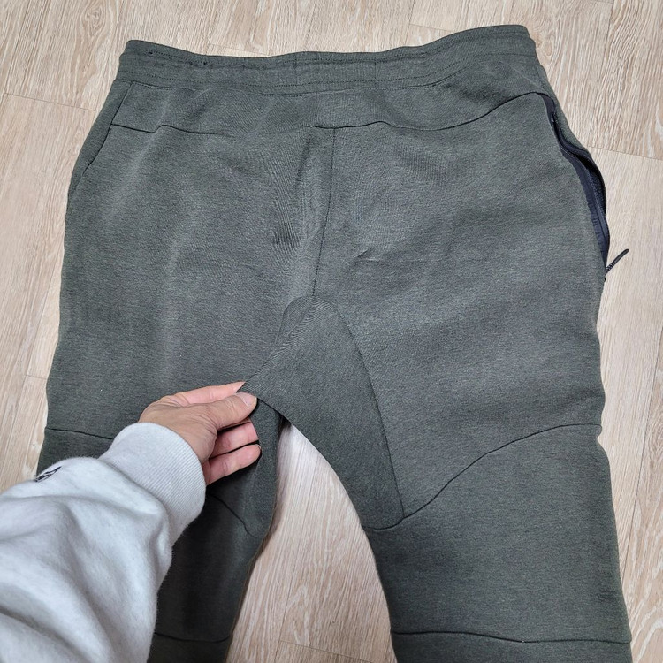 나이키 테크팩 바지 카키 이미지