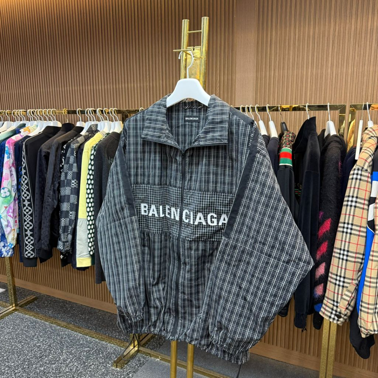 [46사이즈]발렌시아가 체크 자수 포플린 바람막이 점퍼 이미지