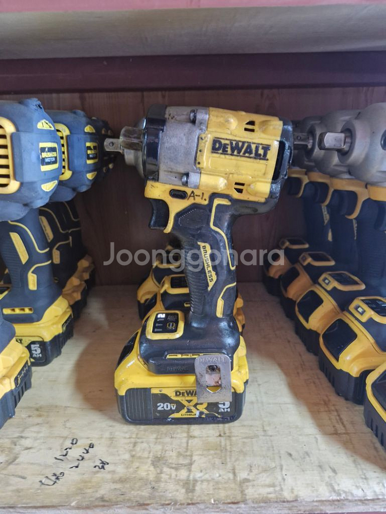 디월트충전임팩렌치DCF922 미드토크 속도조절A-1번--6