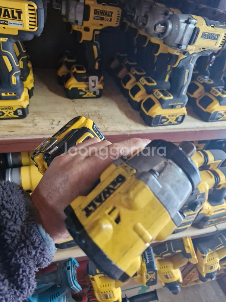 디월트충전임팩렌치DCF922 미드토크 속도조절A-1번--5