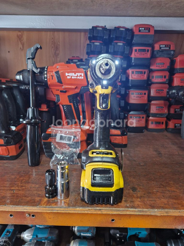 디월트충전임팩렌치DCF922 미드토크 속도조절A-1번--1