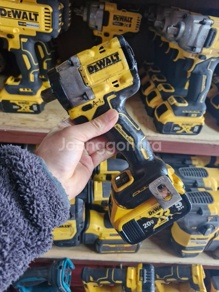 디월트충전임팩렌치DCF922 미드토크 속도조절A-1번--8