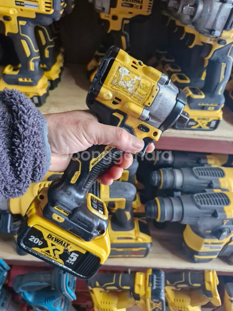 디월트충전임팩렌치DCF922 미드토크 속도조절A-1번--7