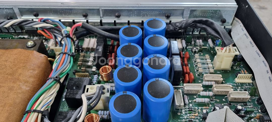 QSC MX1500A--2