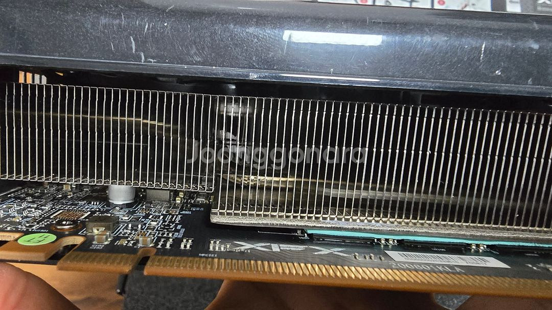 xfx swft 319 6800xt 팝니다--4