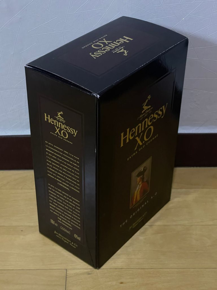 헤네시 XO 공병 및 케이스 이미지