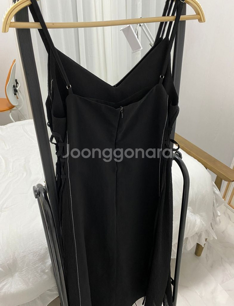 에트몽 Slip Stitch Lace Up Dress--4