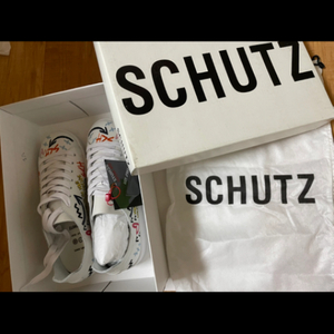 SCHUTZ 패션신발 225