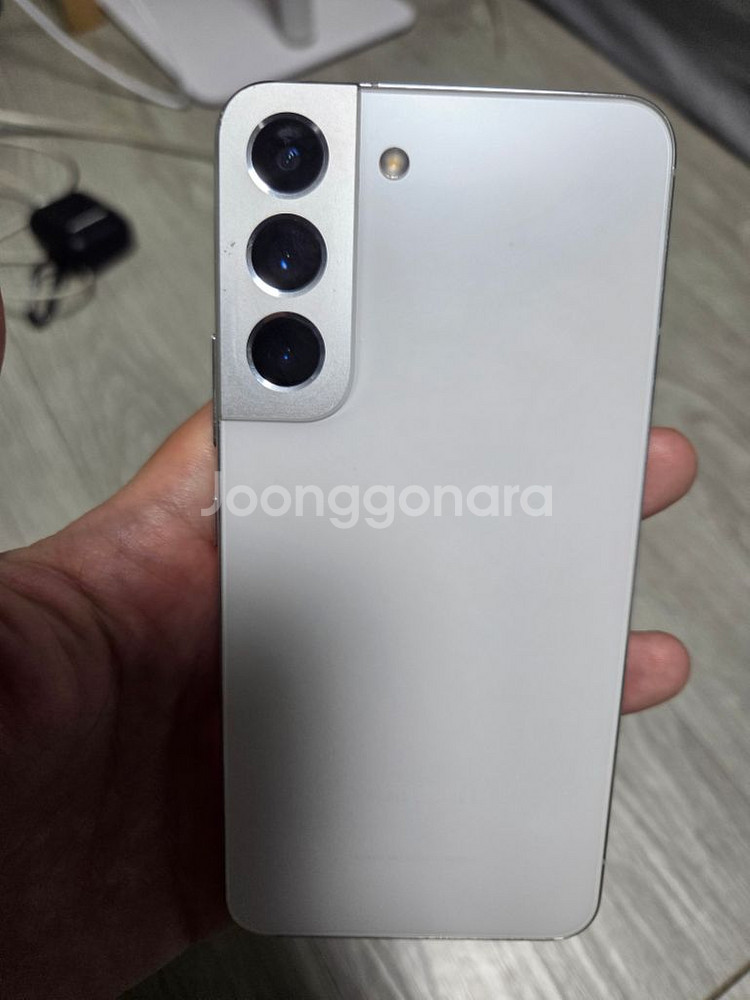 갤럭시 S22 화이트 256GB 판매합니다!--2