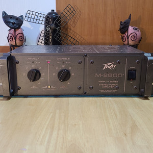 PEAVEY M-2600 POWER AMP