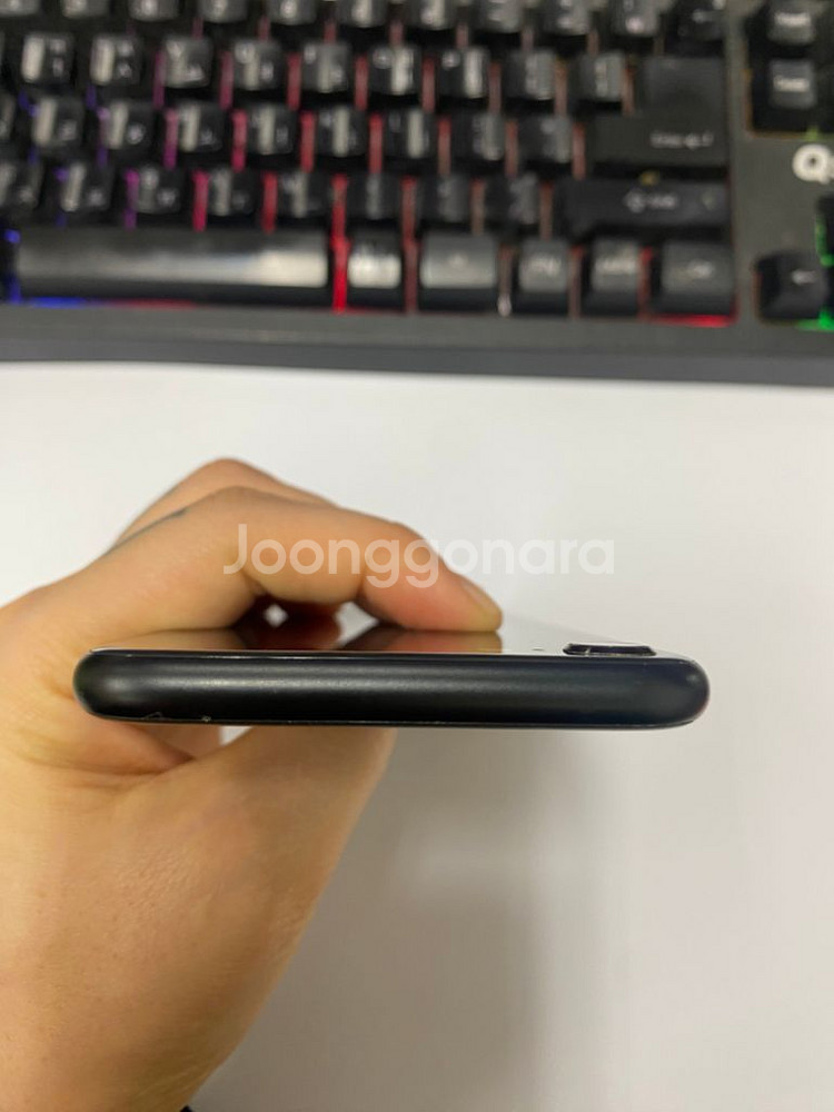 아이폰SE2 블랙 외관A급 64GB 무잔상 자녀폰--3