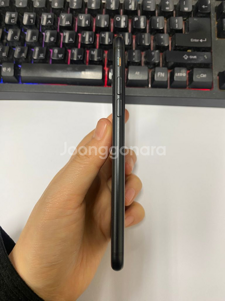 아이폰SE2 블랙 외관A급 64GB 무잔상 자녀폰--4