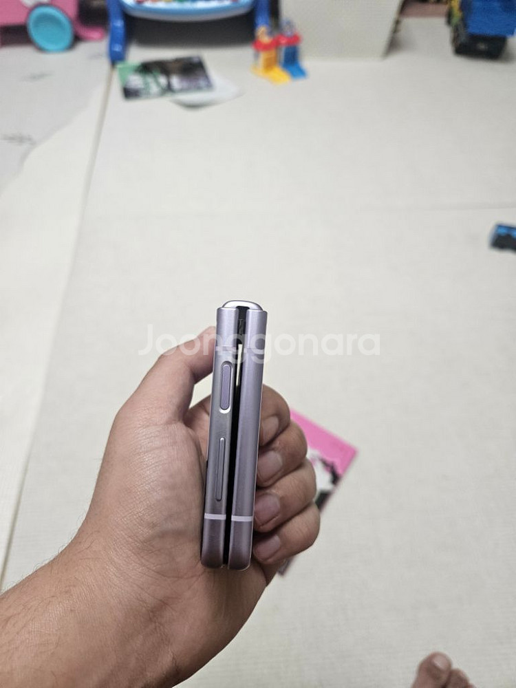 갤럭시z플립3 판매합니다--8