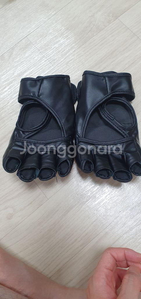 mma글러브 새상품 판매합니다--1