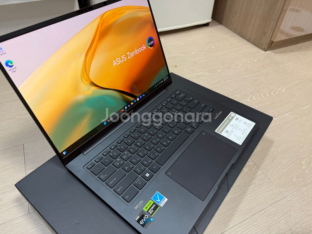ASUS zenbook14 oled--3