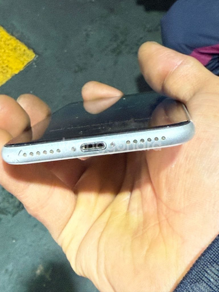 아이폰SE2 64GB 화이트--4