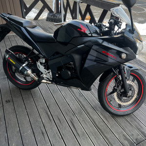 중고로구매하고한번도안탄13376km cbr125 16년