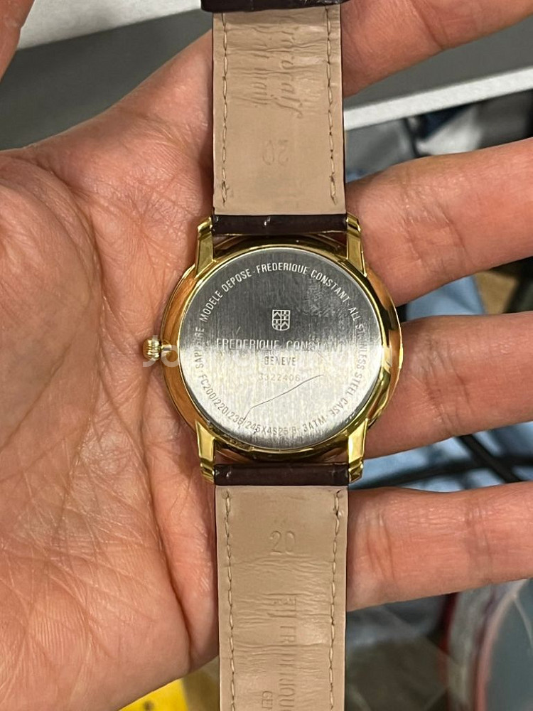 프레드릭콘스탄트 슬림쿼츠 남성용 37mm--4