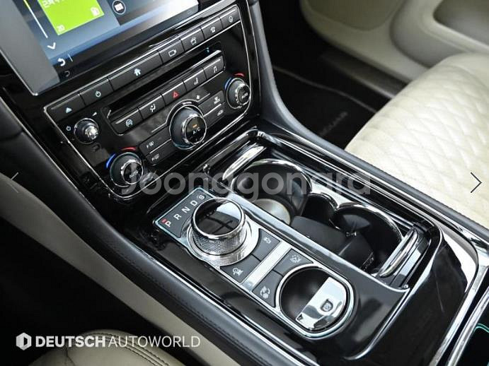 @17년식 XJ(8세대) 3.0 SC LWB AWD--8