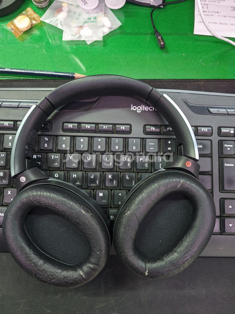 소니 MDR-1000X 헤드폰--1