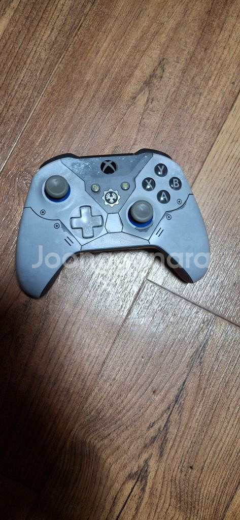 Xbox one x 기어즈5 한정판--2