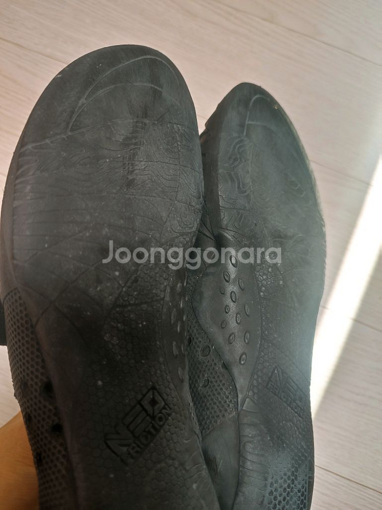 부토라 암벽화 팝니다--1