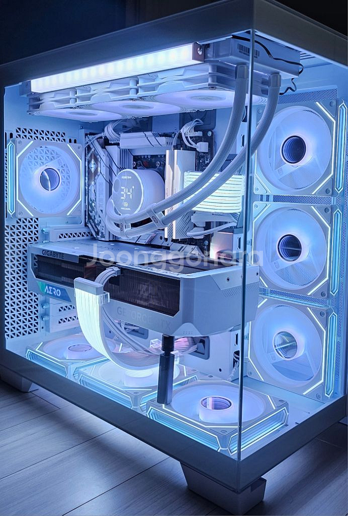 라이젠9 7950X3D RTX4090 화이트본체--1