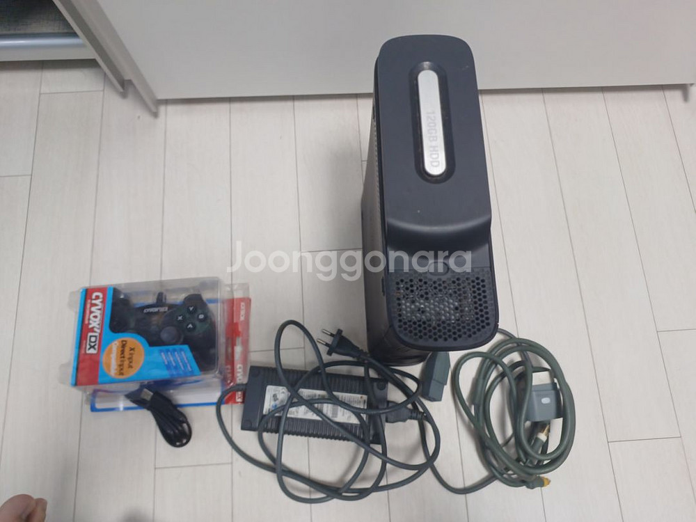 xbox360 GoW한정판 본체 + 게임cd 4개--1