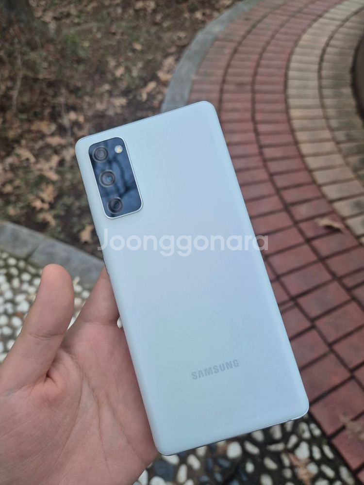 갤럭시 S20FE 판매 or 교환합니다--1