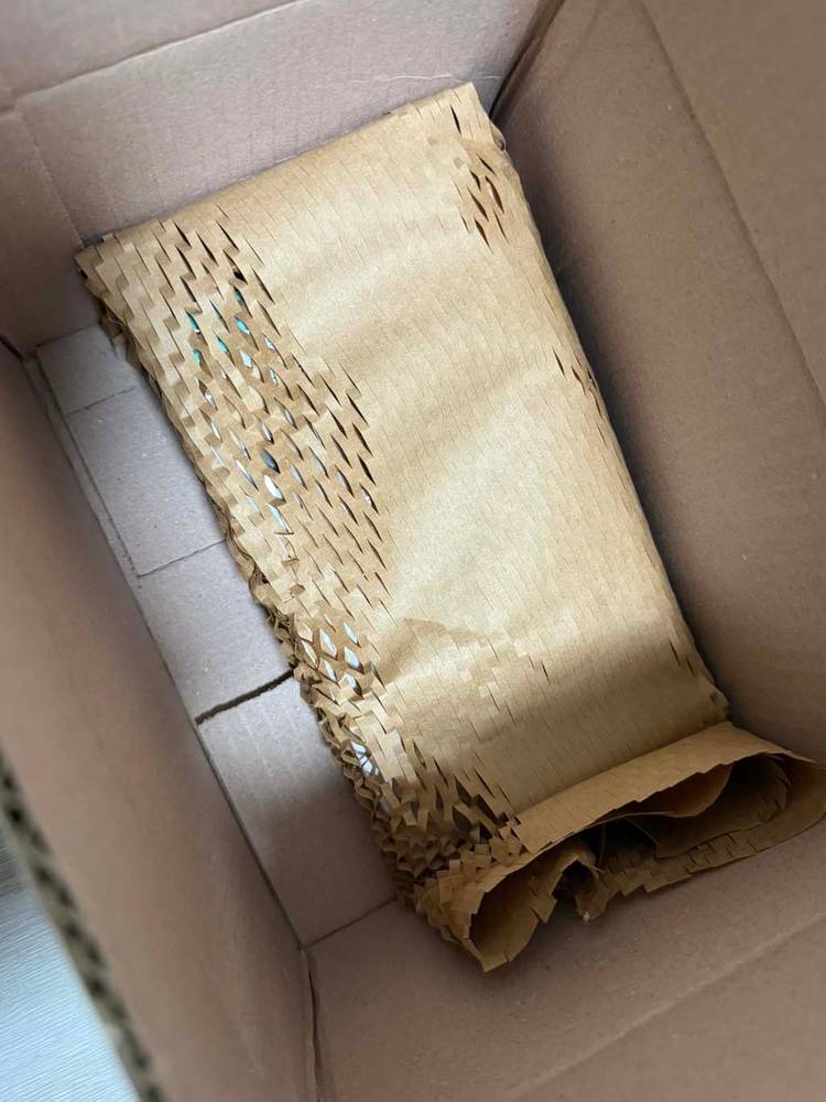 [판매완료] 새제품 / ESR_16 프로_강화유리 2매--1