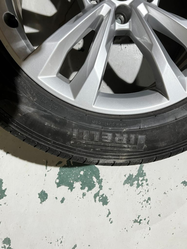 아우디 Q7 순정 휠타이어 피렐리 255 55 19--2