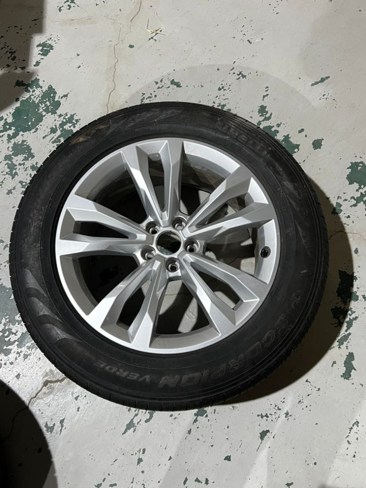 아우디 Q7 순정 휠타이어 피렐리 255 55 19--1