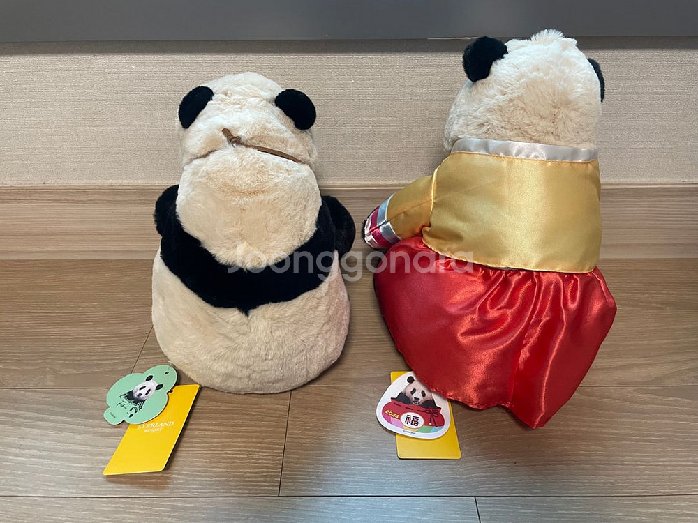 푸바오 인형(사원증+한복),책갈피2개 일괄로 판매해요~--2