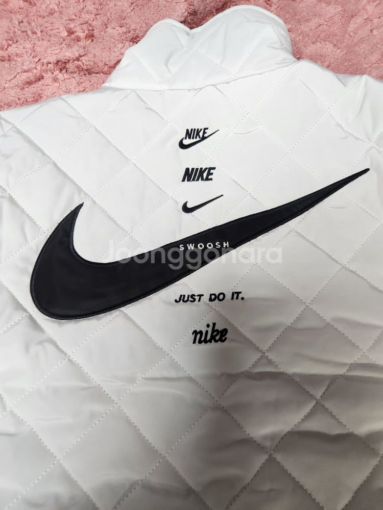나이키 빅스우시 누빔 패딩 팝니다--2