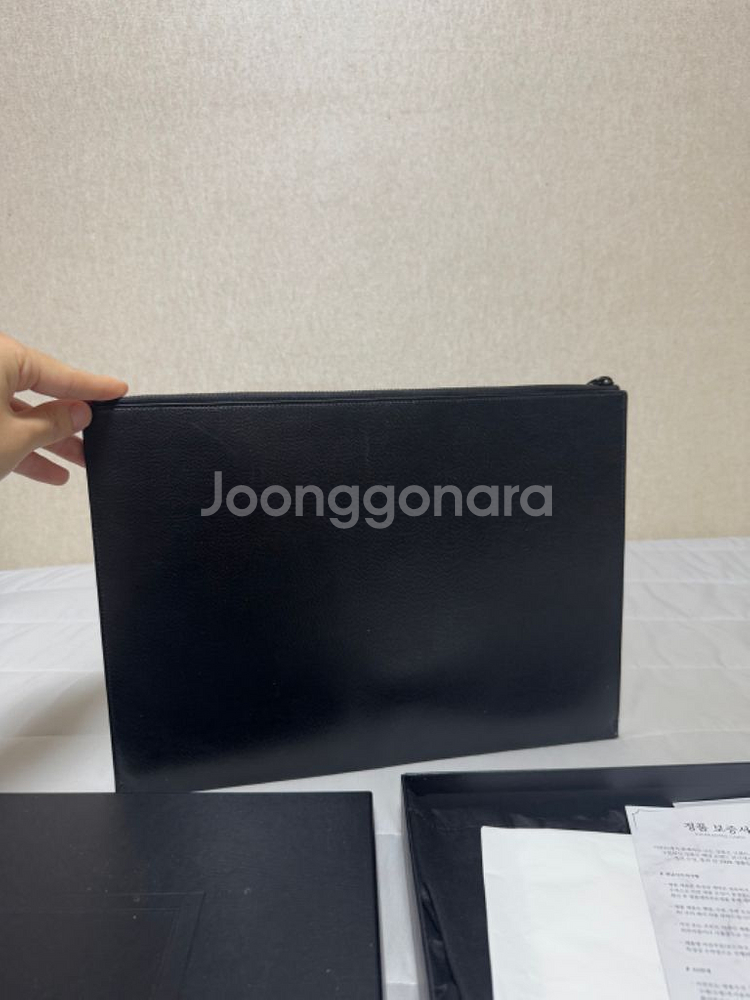 [풀박스/정품] 생로랑 흑장 로고 클러치 라지 사이즈--1