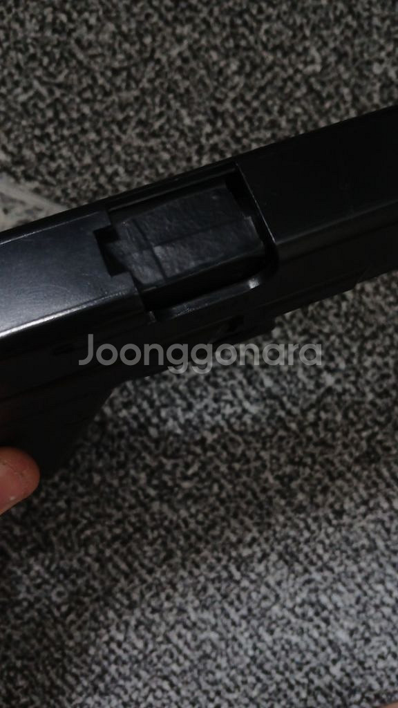 아카데미 g19(탄배출구 개조) + 추가탄창 판매--1
