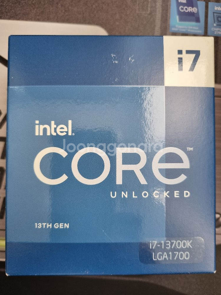 인텔 i7-13700K 판매합니다.--1