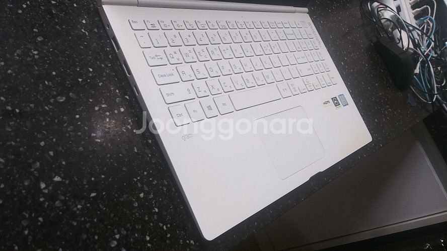 LG 가성비 화이트 올뉴그램(램16G/15.6인치)--3