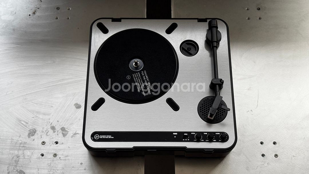 프라그먼트 디자인 LP 턴테이블 콜라보--2