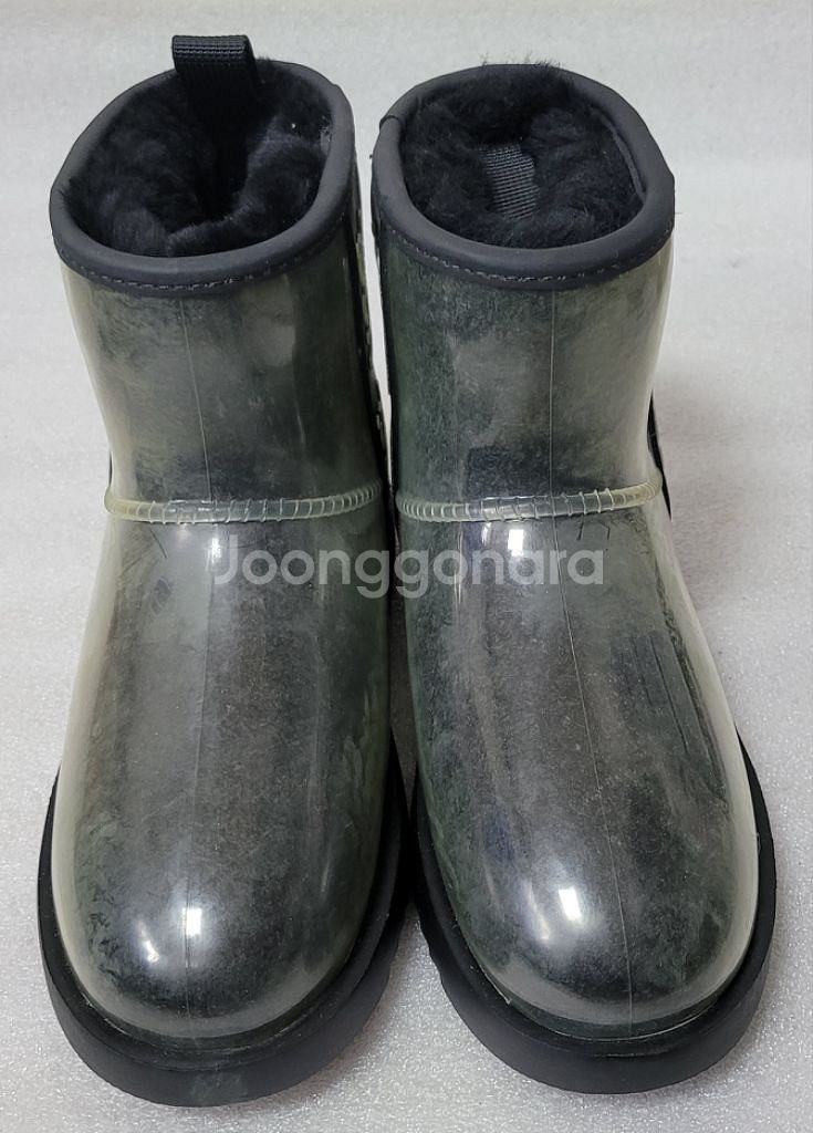 어그 UGG 클리어 쉐어링 방수방한 양털부츠 235--1