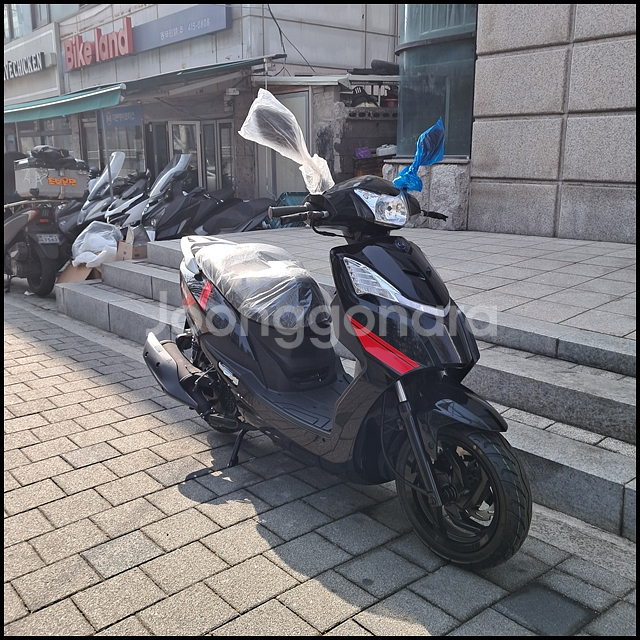 KR모터스 비버125V DLX 유로5형 상용스쿠터--1