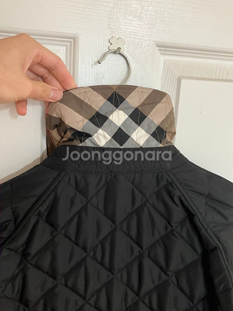 버버리 뉴타이팅 퀼팅 자켓 판매합니다--2