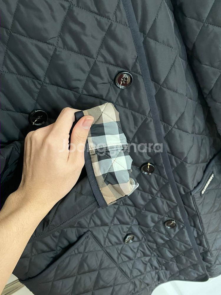 버버리 뉴타이팅 퀼팅 자켓 판매합니다--4