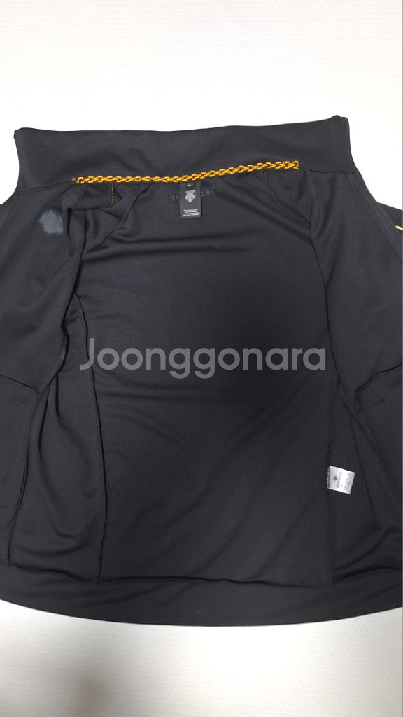 데상트 여성 트랙탑 L 골드로고--7