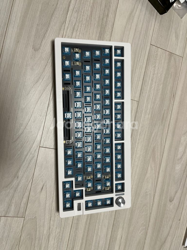 LMK81 3모드 풀알루미늄 키보드 + 북극여우축--0