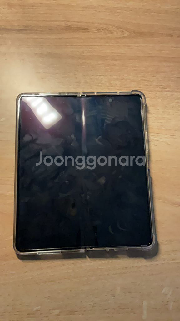갤럭시 폴드4 내부액정 고장--1