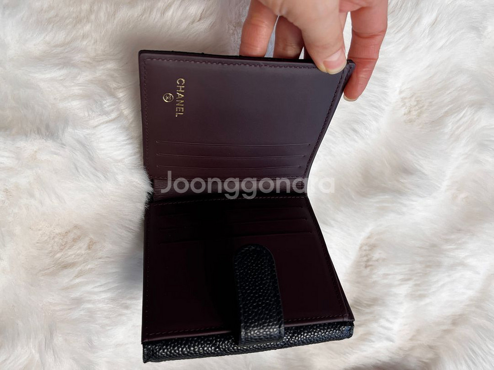 새상품 샤넬 클래식 반지갑 캐비어 골드--3
