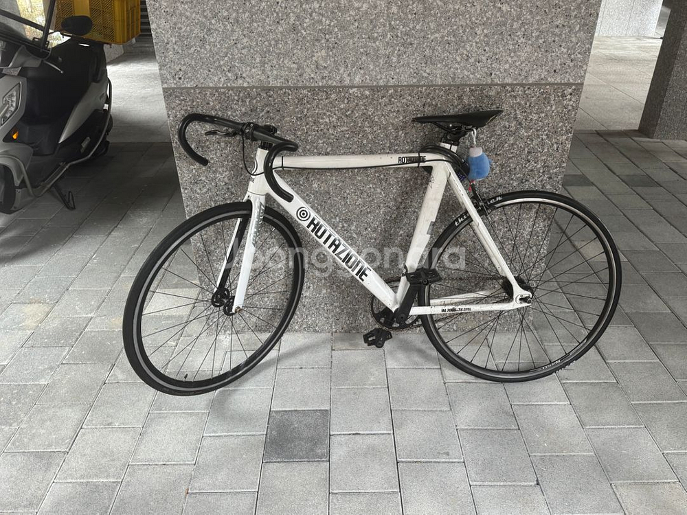 픽시 자전거 팔아여 (하자 좀 있어요)--1